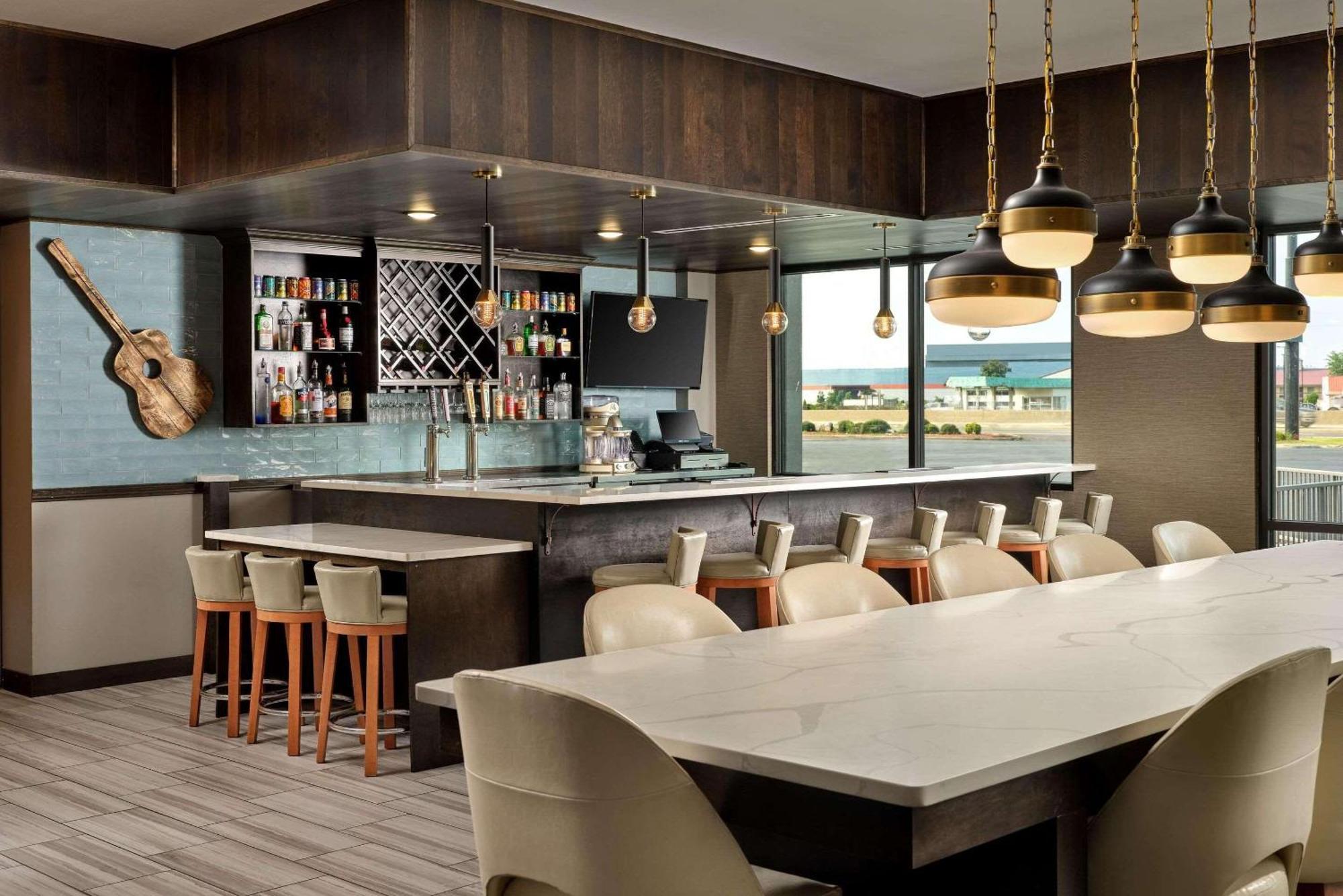 Radisson Hotel West Memphis Bagian luar foto