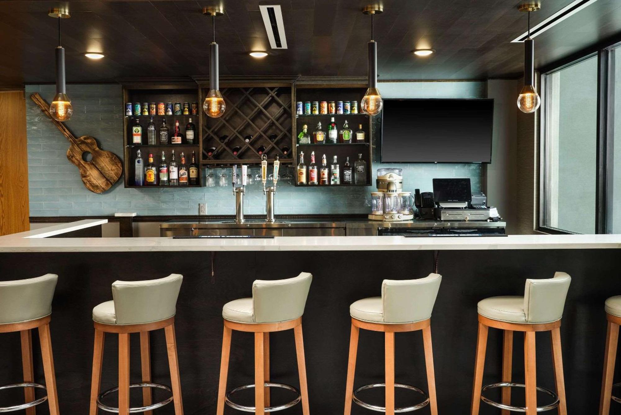 Radisson Hotel West Memphis Bagian luar foto