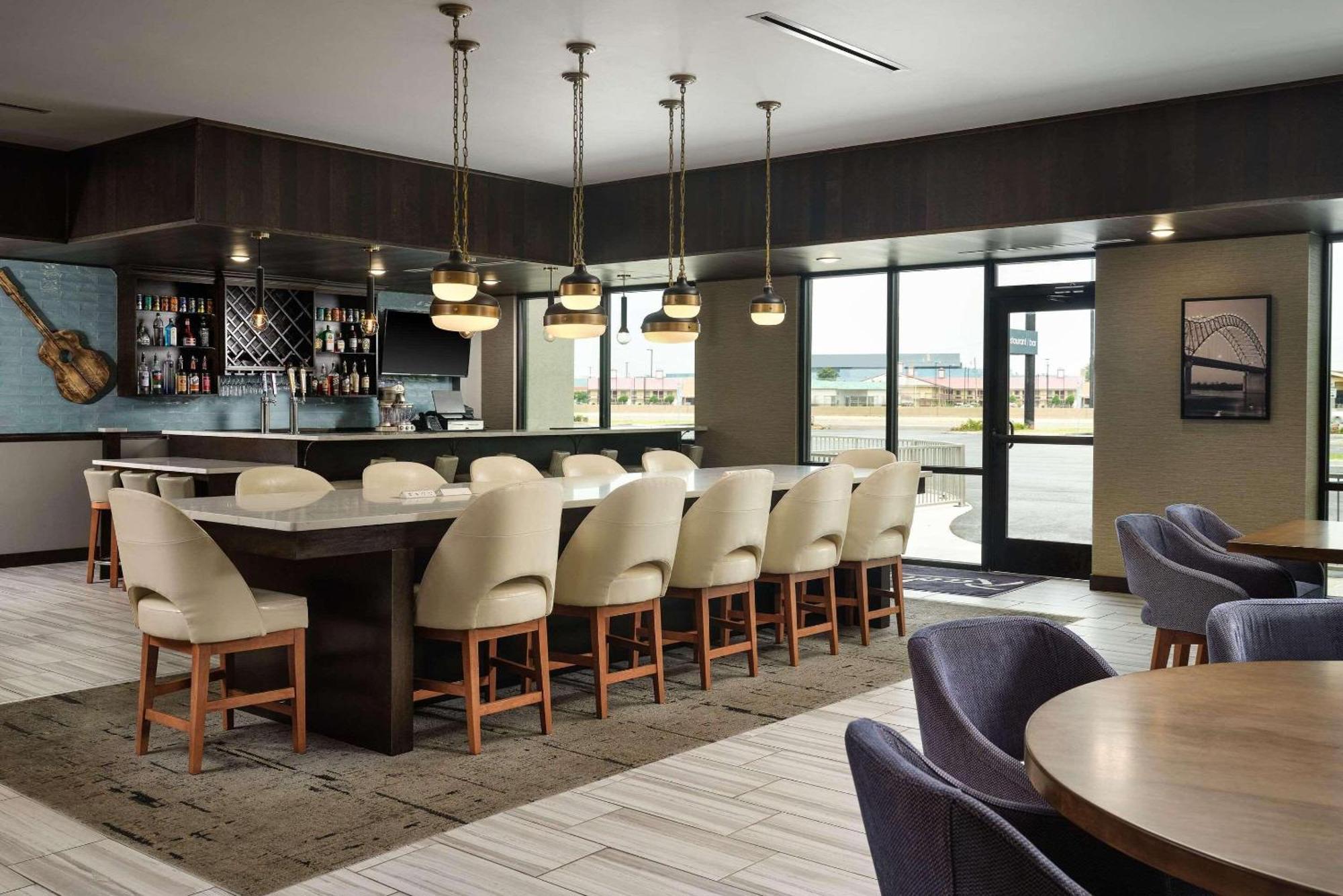 Radisson Hotel West Memphis Bagian luar foto