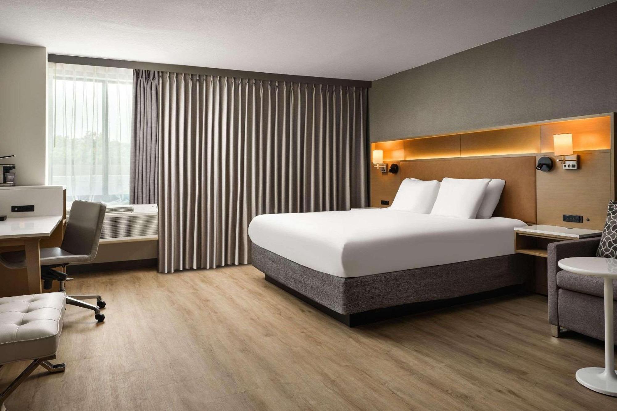 Radisson Hotel West Memphis Bagian luar foto