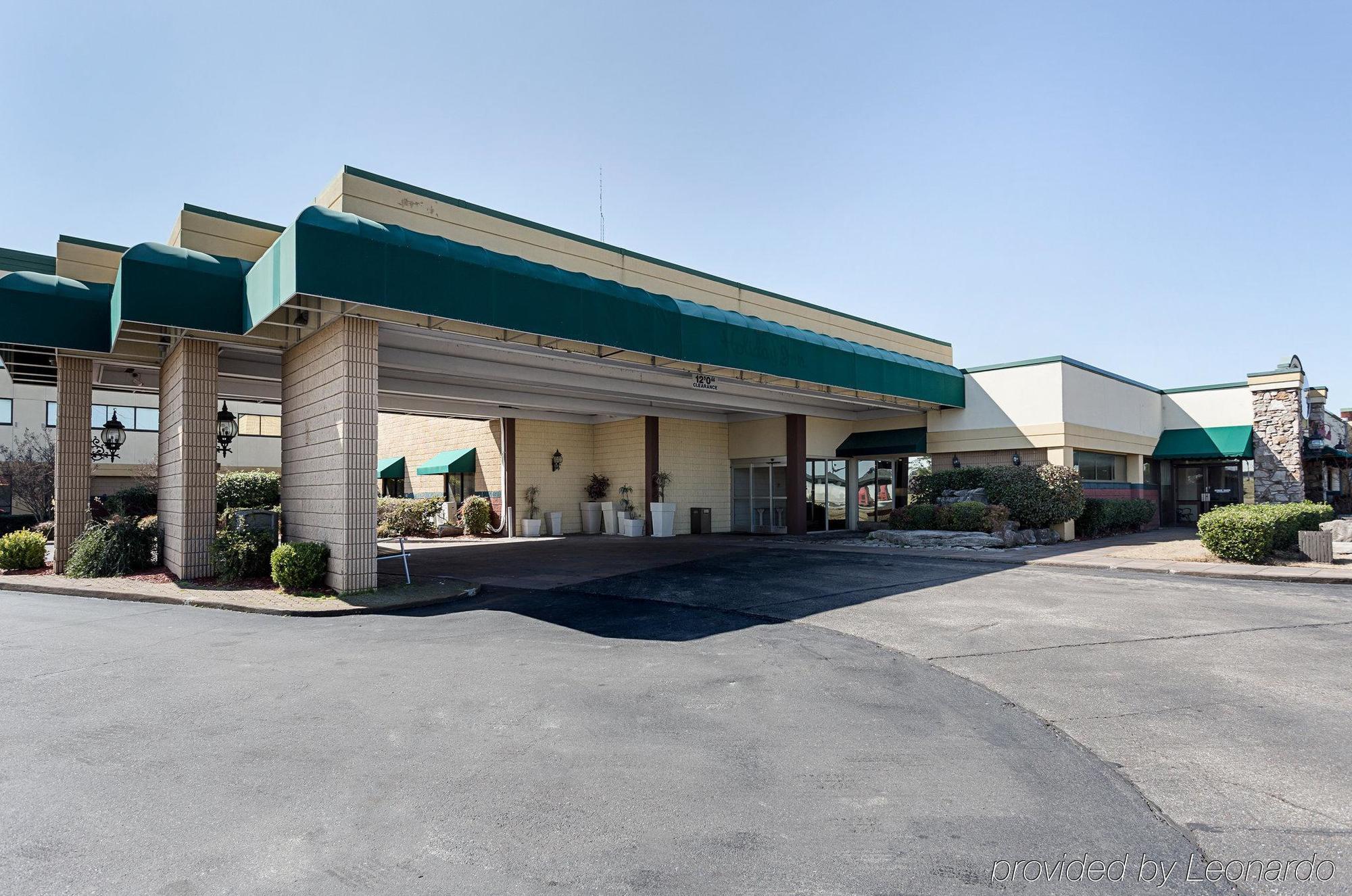 Radisson Hotel West Memphis Bagian luar foto