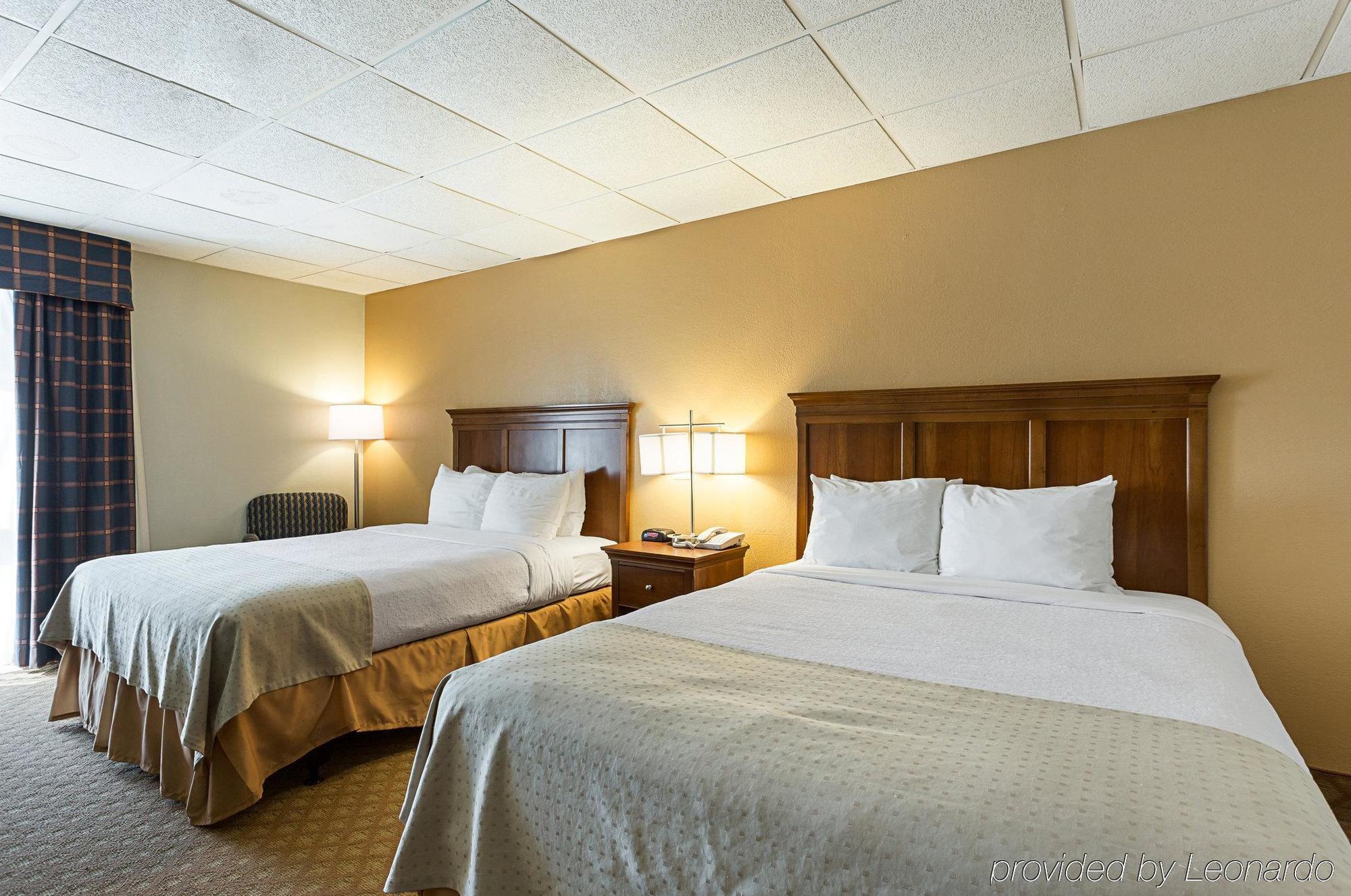 Radisson Hotel West Memphis Bagian luar foto