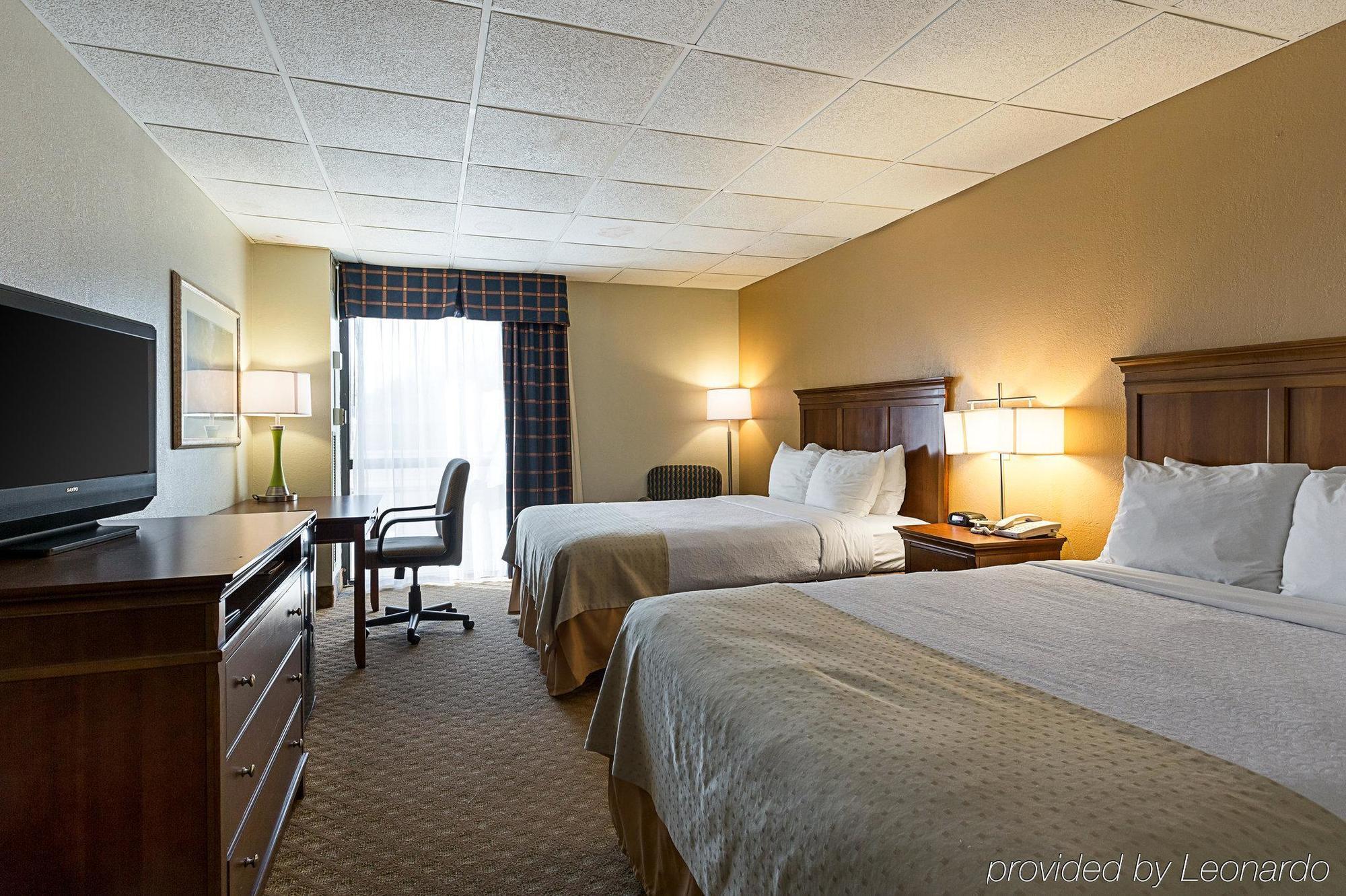Radisson Hotel West Memphis Bagian luar foto