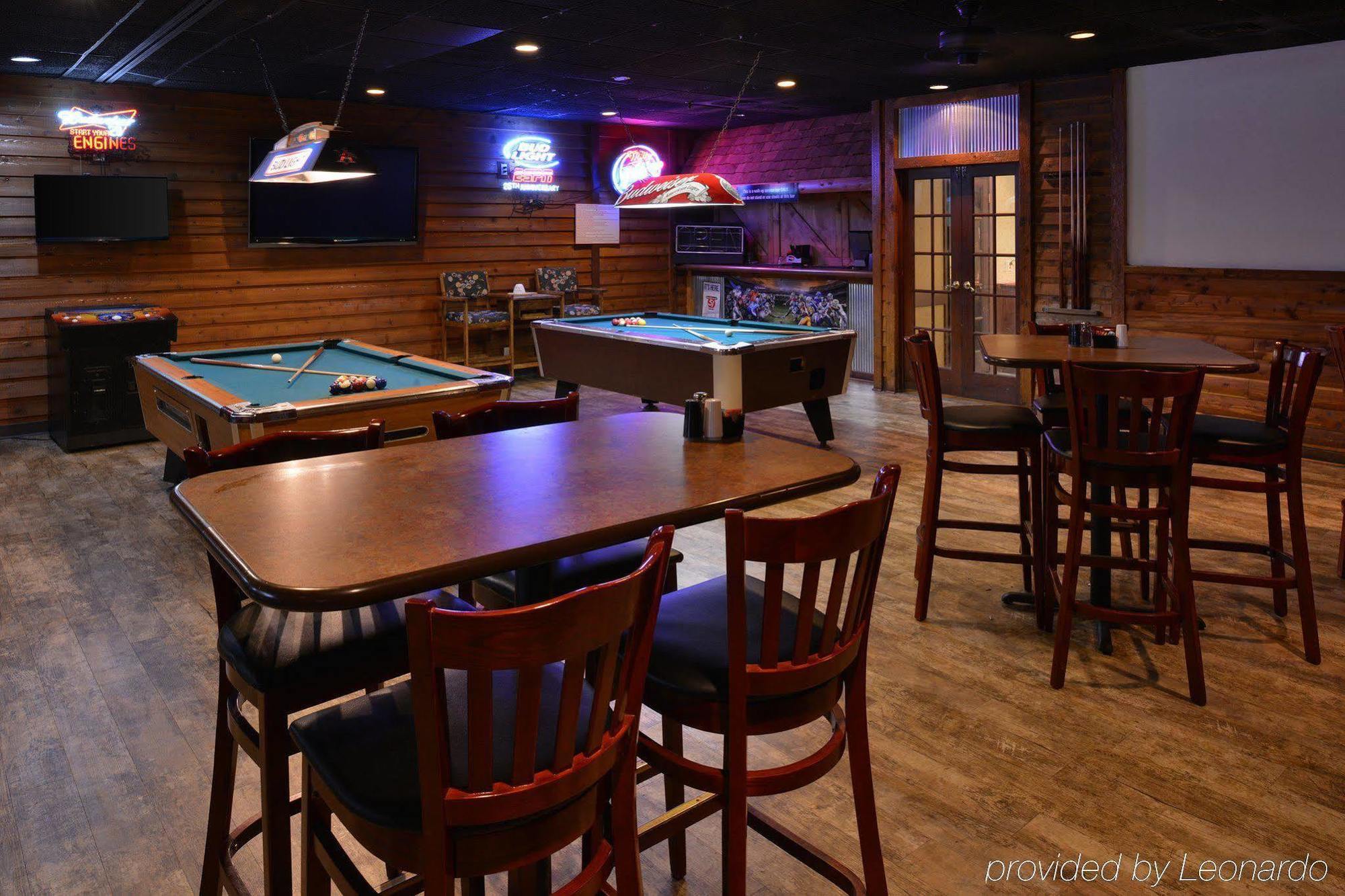 Radisson Hotel West Memphis Bagian luar foto